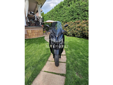 Yamaha XMAX 300 IRON MAX
