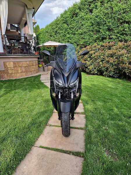 Yamaha XMAX 300 IRON MAX