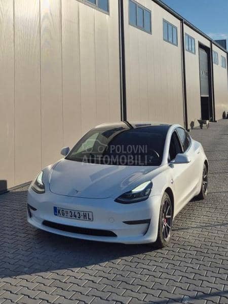 Tesla Model 3 4x4 PERFORMANCE