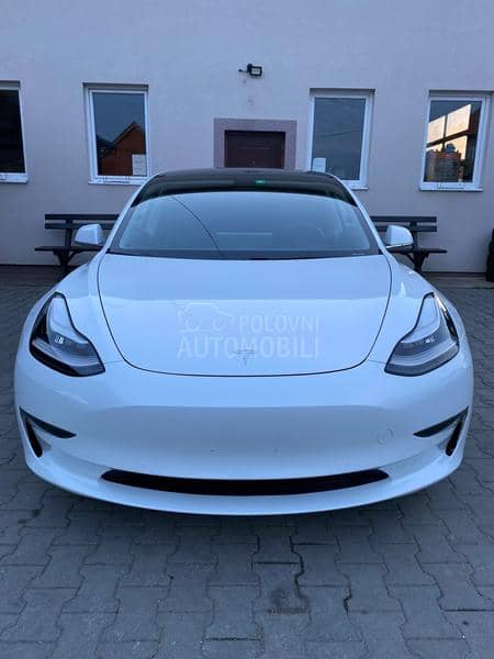 Tesla Model 3 4x4 PERFORMANCE