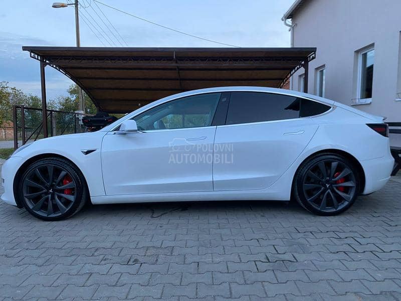 Tesla Model 3 4x4 PERFORMANCE