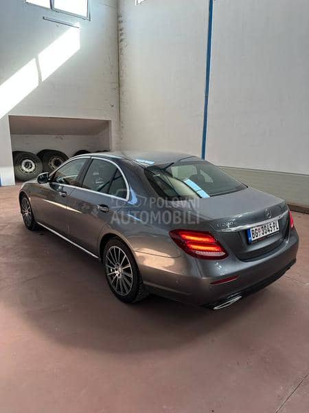 Mercedes Benz E 220 