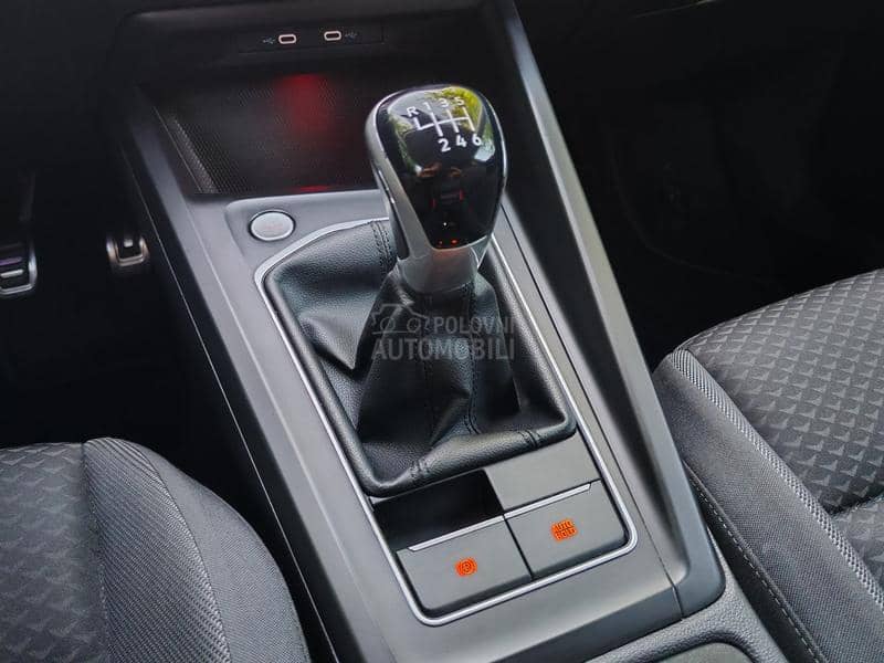 Volkswagen Golf 8 1.5 TSI