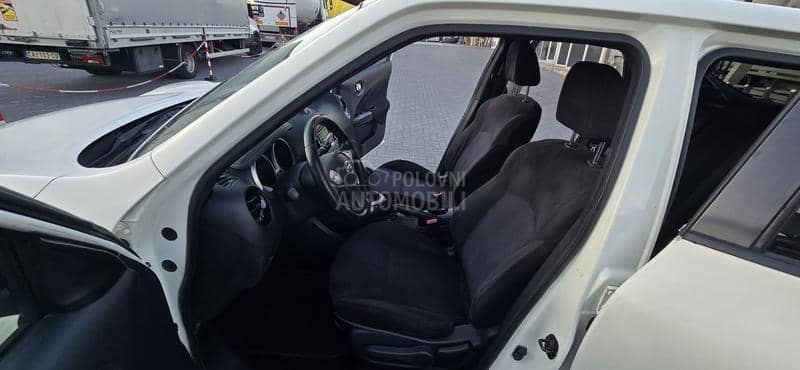 Nissan Juke 1.5DCI/Car vertical