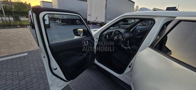 Nissan Juke 1.5DCI/Car vertical
