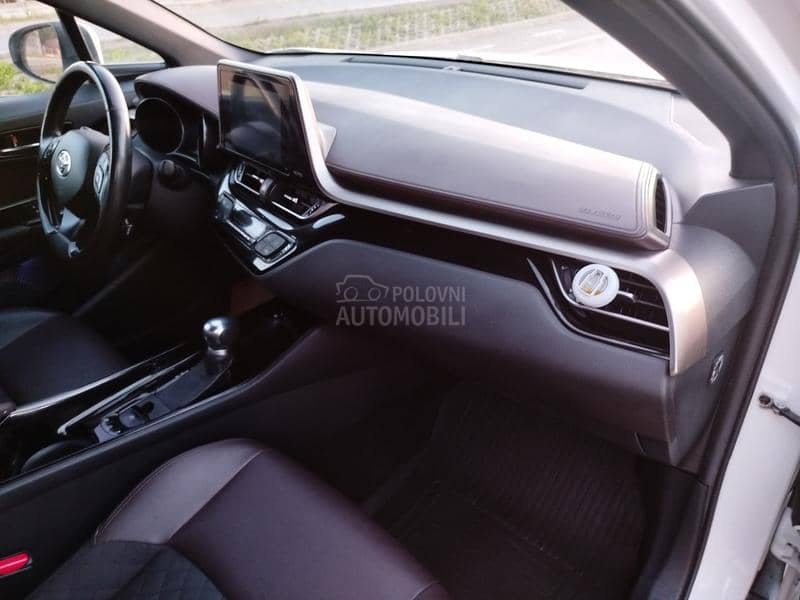 Toyota C-HR 1.8i  H I B R I D