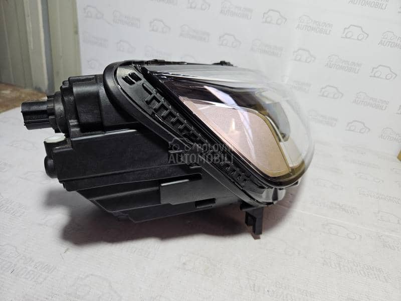 A4 8W FACELIFT FAR DESNI LED