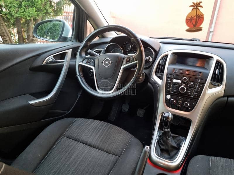 Opel Astra J 