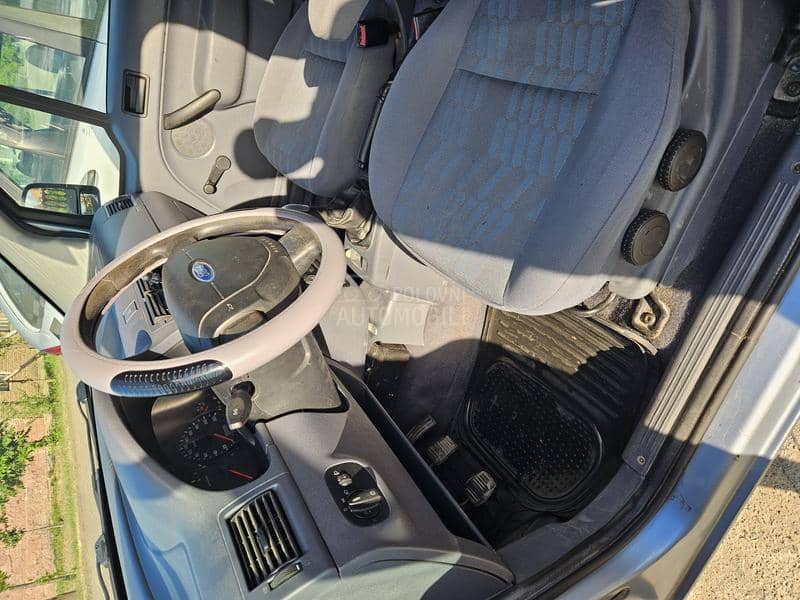 Ford Tourneo Connect 