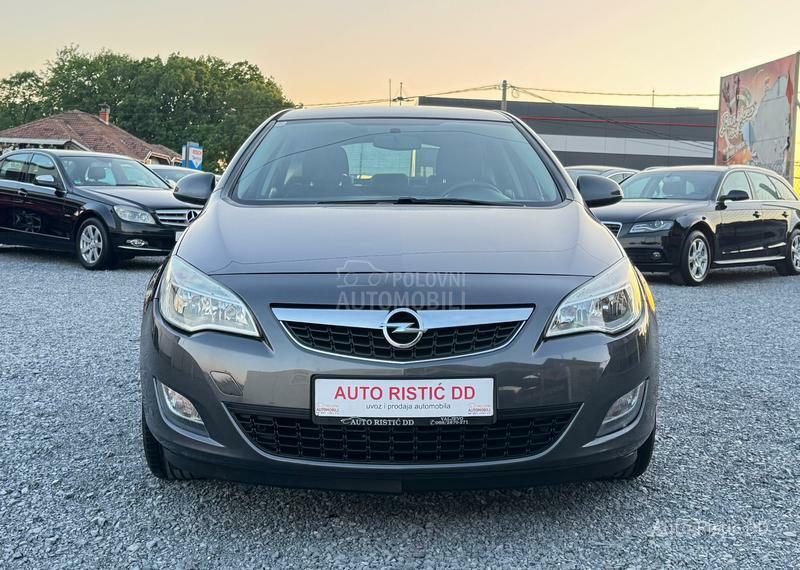 Opel Astra J 1.7 CDTI BESPREK0RNA