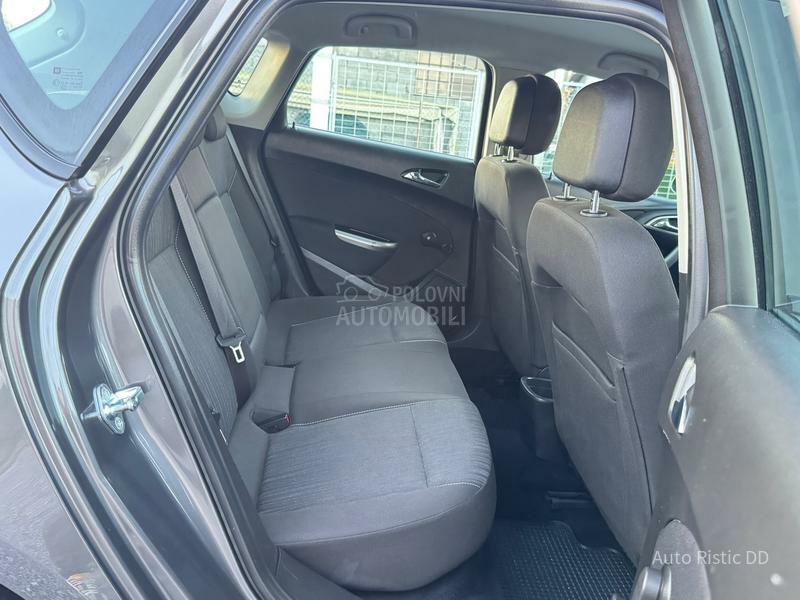 Opel Astra J 1.7 CDTI BESPREK0RNA