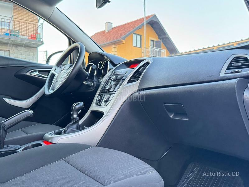 Opel Astra J 1.7 CDTI BESPREK0RNA