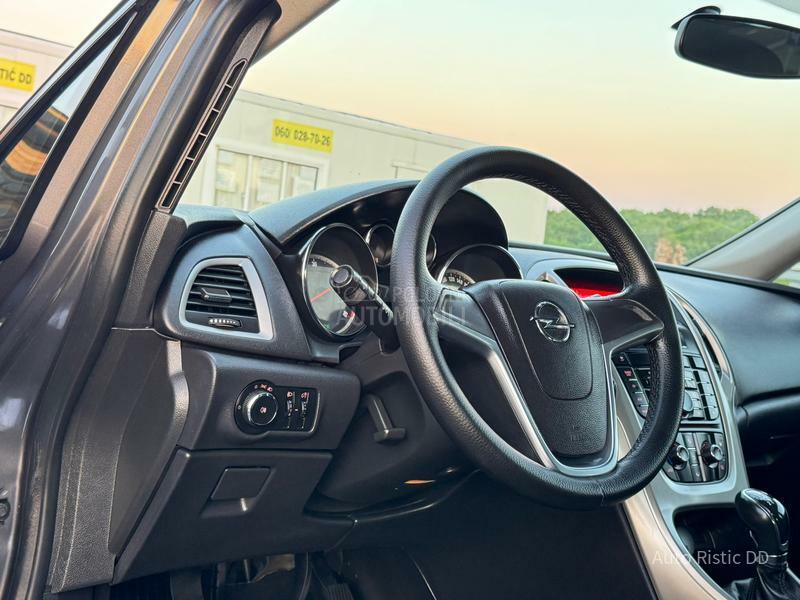 Opel Astra J 1.7 CDTI BESPREK0RNA