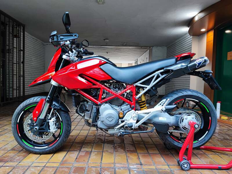 Ducati Hypermotard 1100 EVO