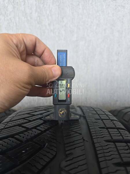 Michelin 235/50 R18 Zimska