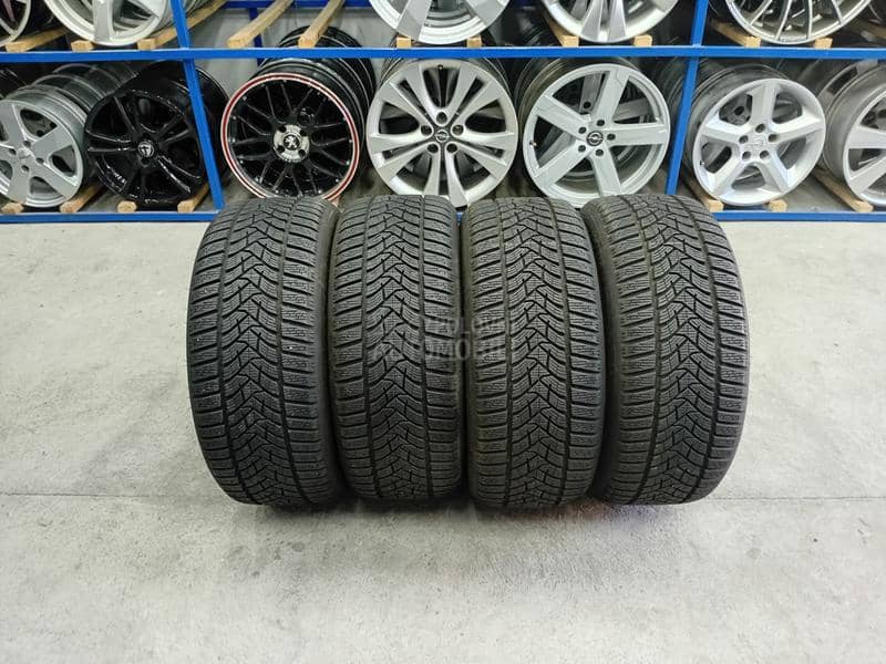 Dunlop 225/45 R17 Zimska