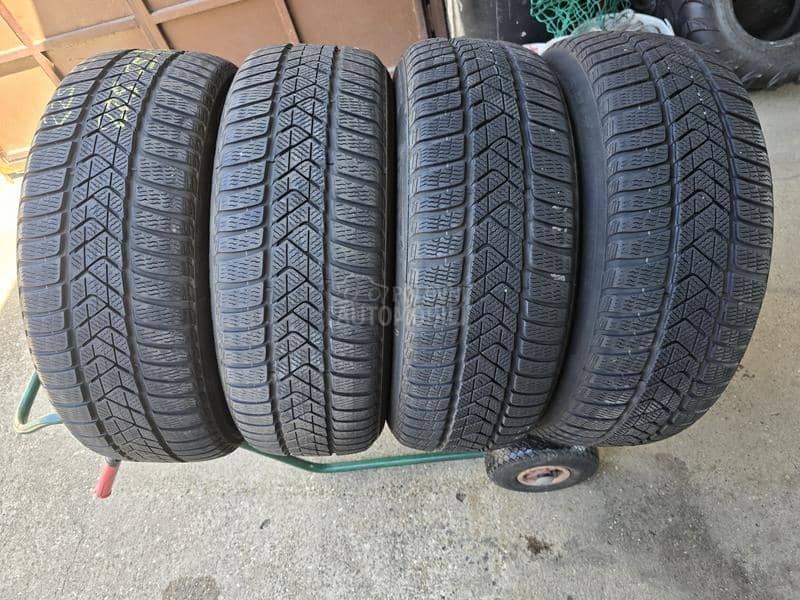 Pirelli 225/55 R17 Zimska
