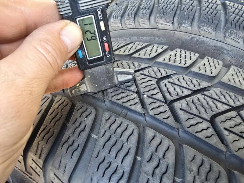 Pirelli 225/55 R17 Zimska