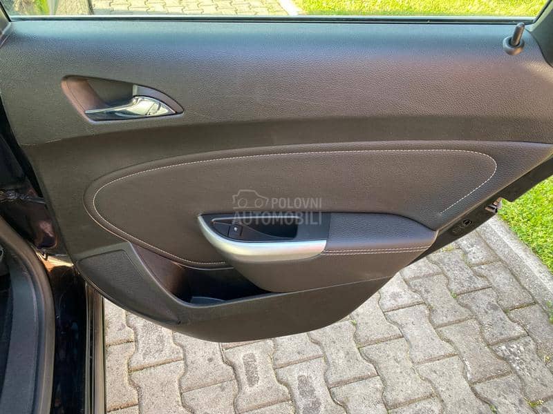 Opel Astra J 1.4 Turbo Cosmo CH