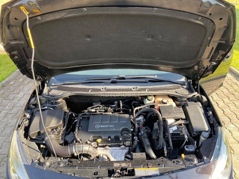 Opel Astra J 1.4 Turbo Cosmo CH