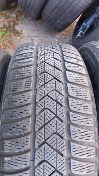 Pirelli 225/55 R17 Zimska