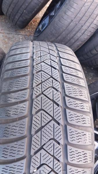 Pirelli 225/55 R17 Zimska