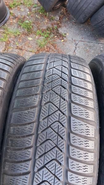 Pirelli 225/55 R17 Zimska