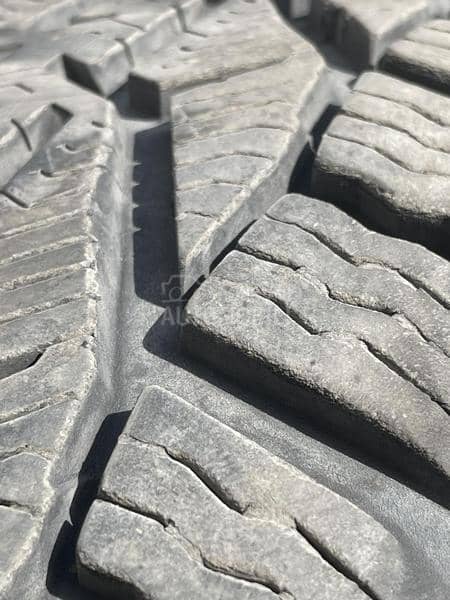 Tigar 215/65 R17 Zimska