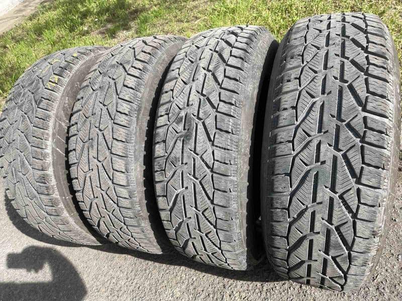 Tigar 215/65 R17 Zimska