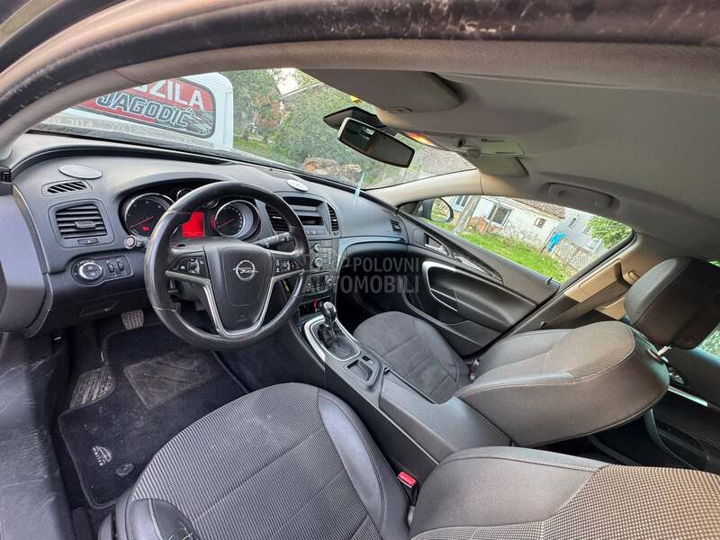 Delovi za Opel Insignia 2.0cdt 2011. god.