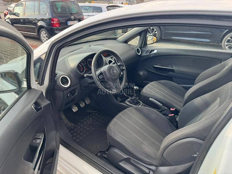 Opel Corsa D OPC Line