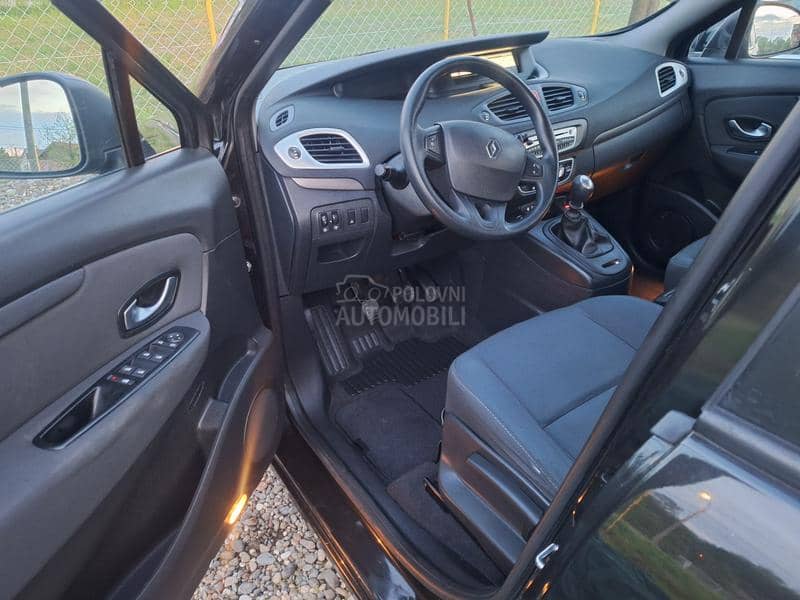 Renault Scenic TCE 130