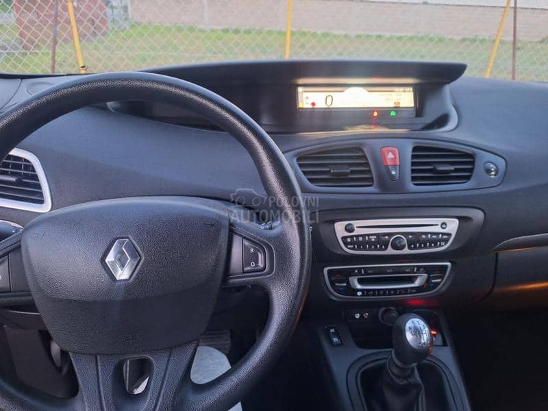 Renault Scenic TCE 130