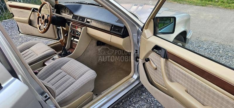 Mercedes Benz W124 