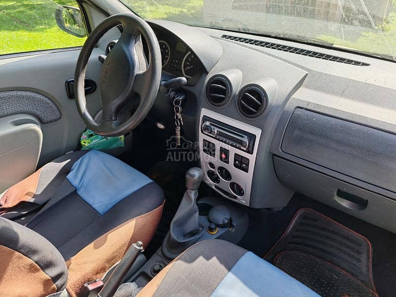 Dacia Logan 