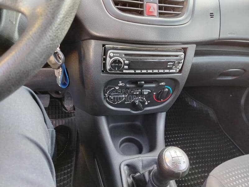 Peugeot 206 plus 1,2