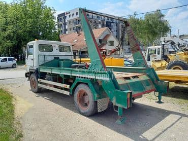 TAM 130 podizač kontejnera