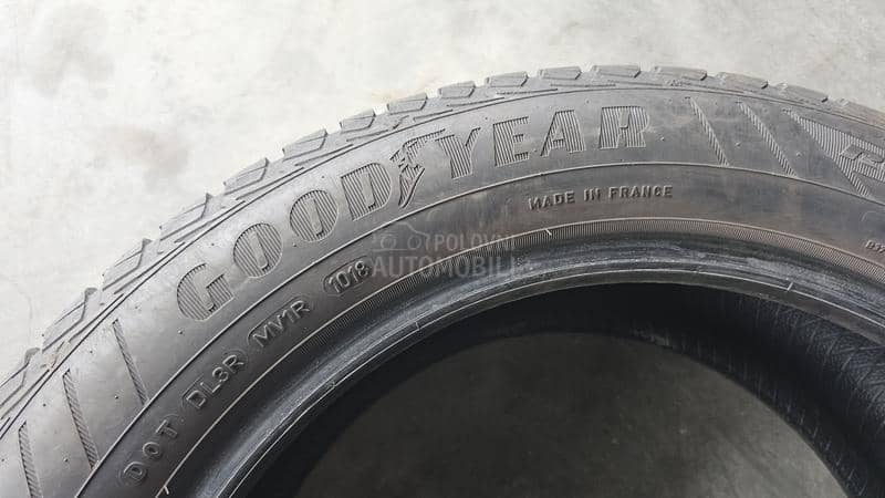 Goodyear 215/55 R17 Sve sezone