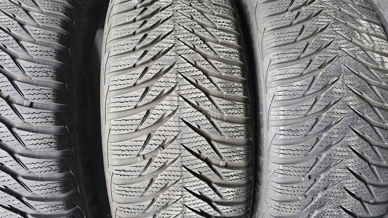 Goodyear 195/55 R16 Zimska