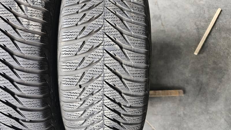 Goodyear 195/55 R16 Zimska