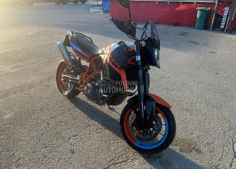 KTM 990 supermoto