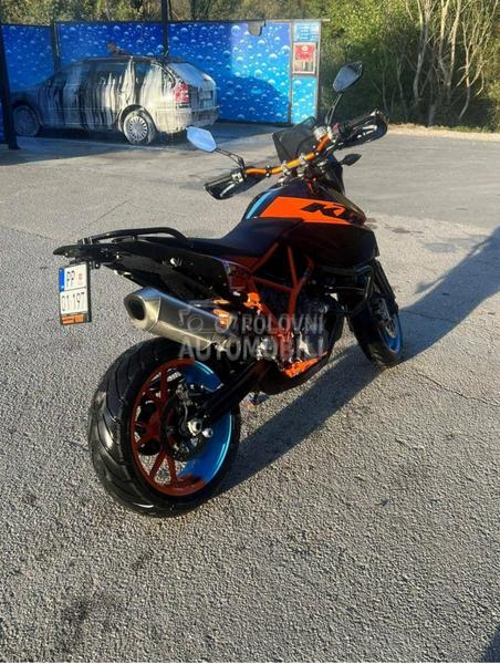 KTM 990 supermoto