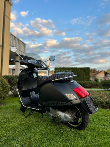 Vespa gts