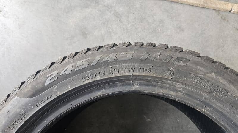 Pirelli 245/45 R18 Zimska