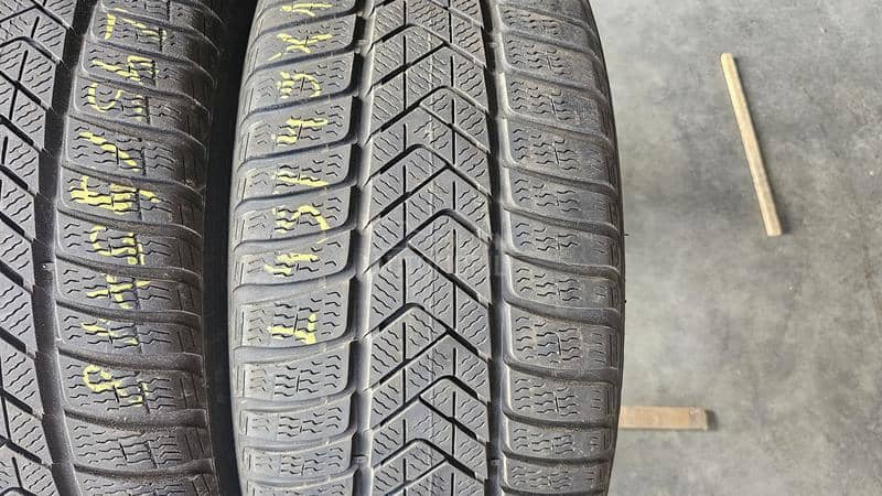 Pirelli 245/45 R18 Zimska