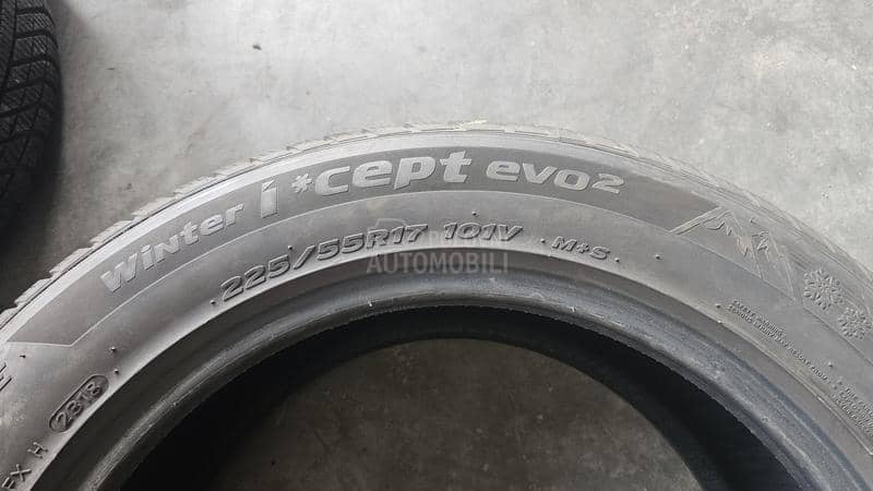 Hankook 225/55 R17 Zimska
