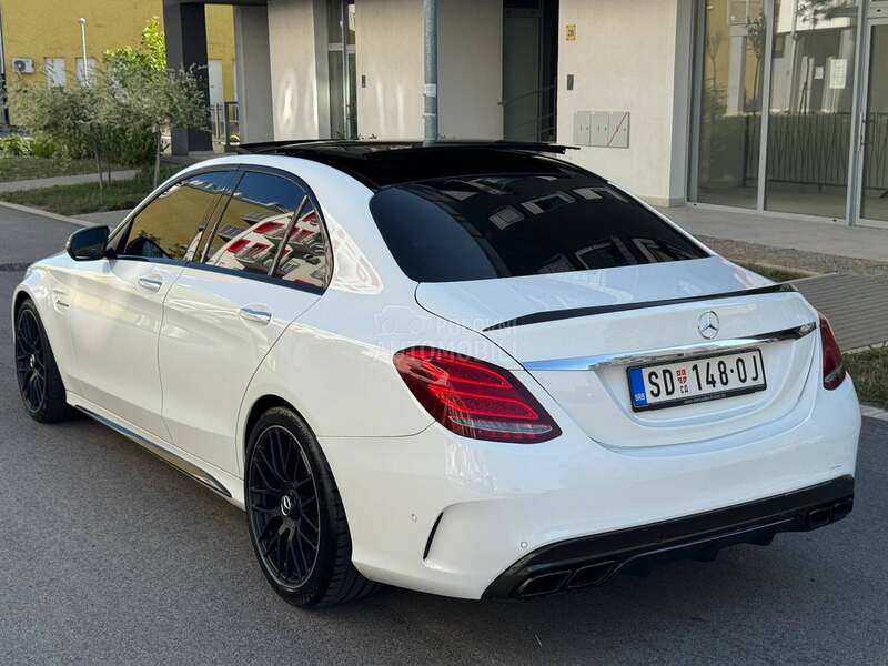 Mercedes Benz C 63 AMG S Carbon Ceramic