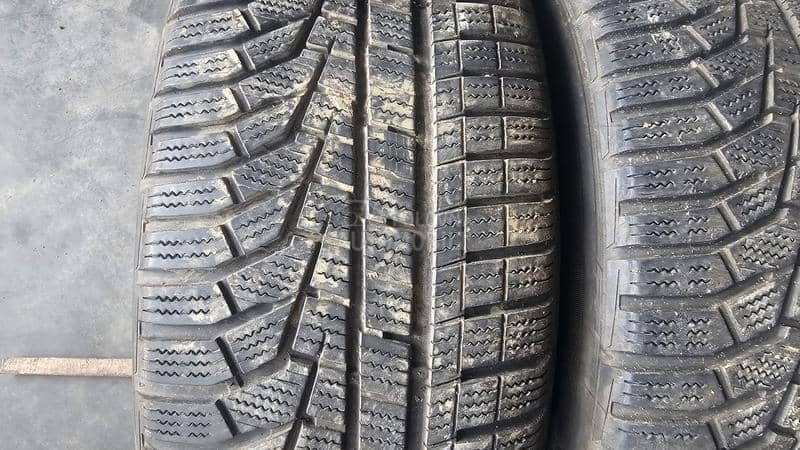 Hankook 215/55 R16 Zimska