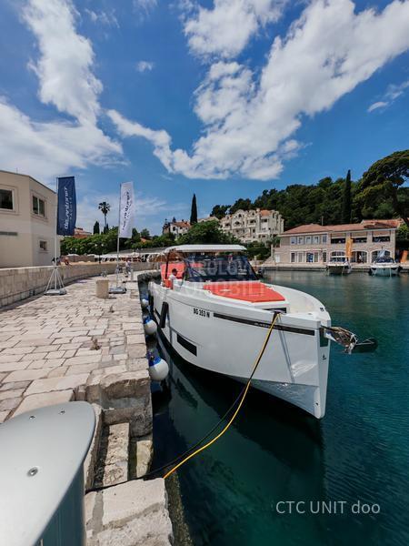 De Antonio Yachts D36