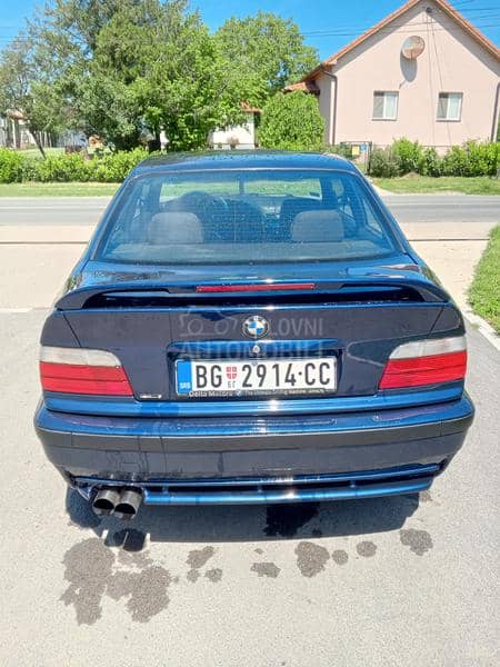 BMW 318 